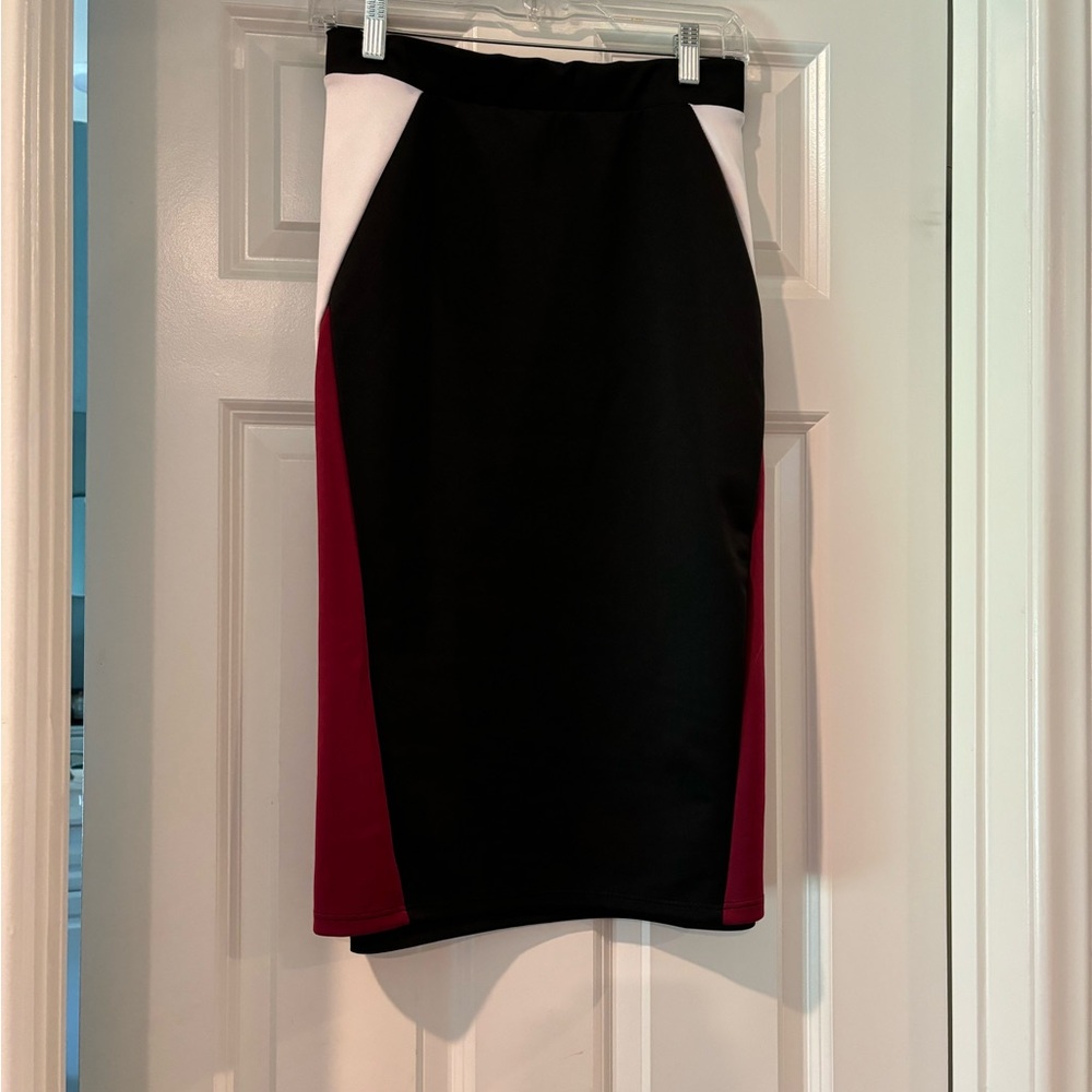 Ashley Stewart New with Tags (Black, Burgundy and White Pencil Skirt. Sz 22/24
